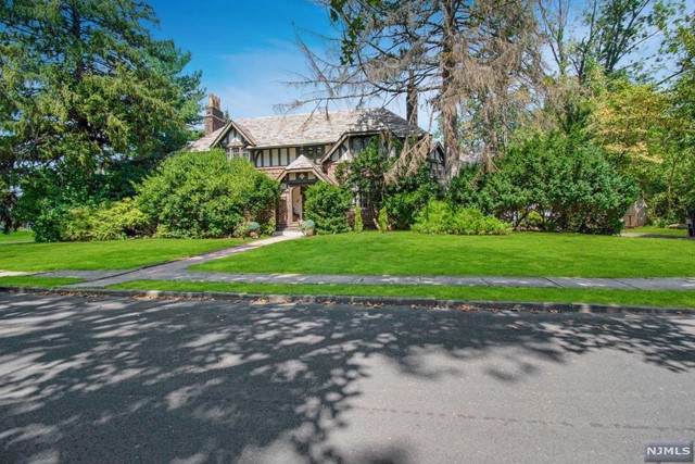 25 Denman Place - Photo 1