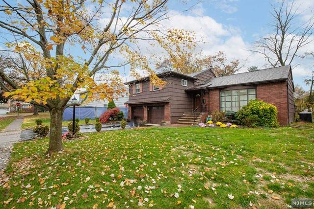 34-22 Barbara Place - Photo 1