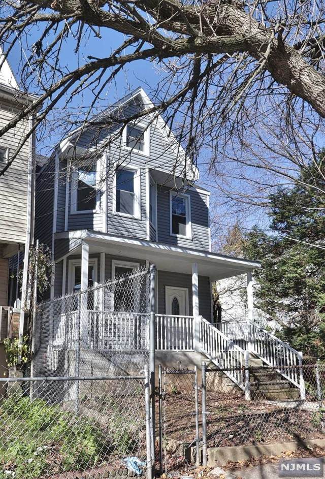 839 15th Street - Photo 1