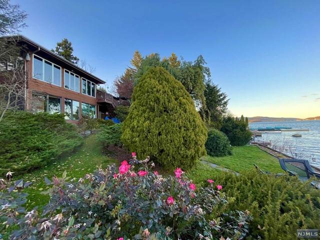 27 Cottage Cove - Photo 1