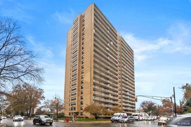 285 Aycrigg Avenue - Photo 1