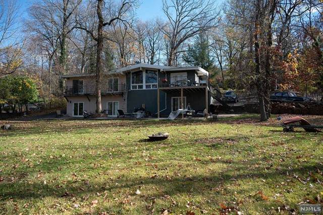 426 Lydecker Street - Photo 1