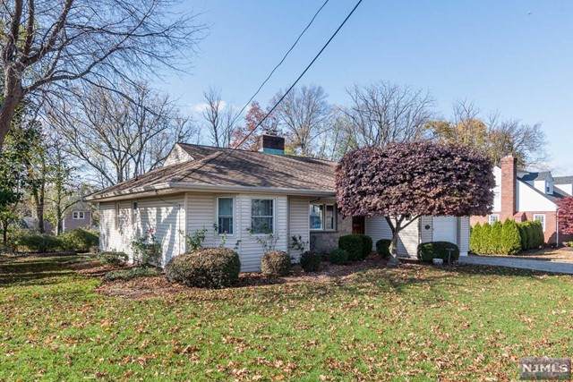 16-14 Parmelee Avenue - Photo 1