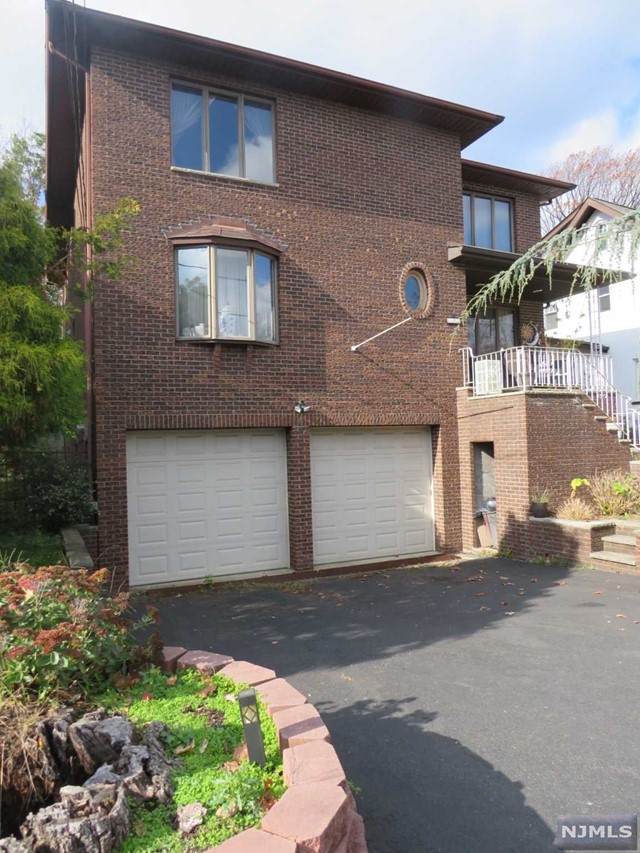 1101 Edgewood Lane - Photo 1