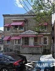 129-131 Stone Street - Photo 1