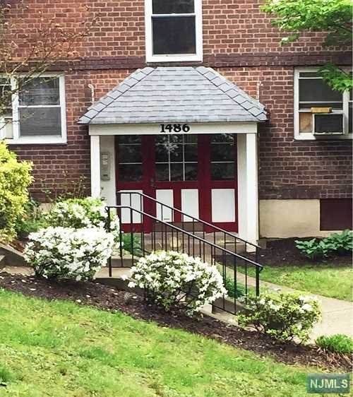 1486 Terrace Circle - Photo 1