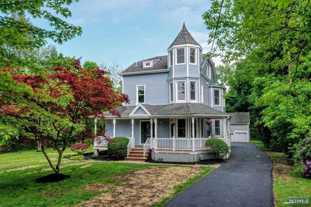159 Irving Street - Photo 1