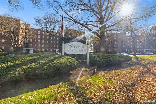 8400 Boulevard East - Photo 1