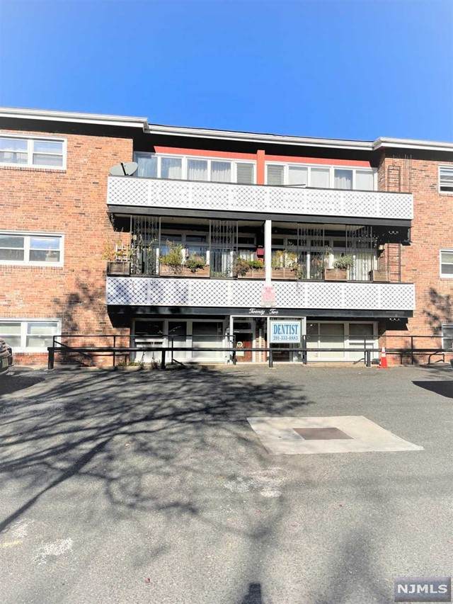 22 Glenwood Avenue - Photo 1