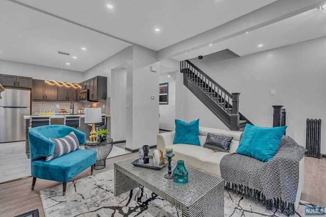 843 15th Street - Photo 1