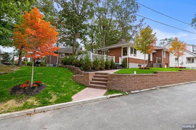 24 Irving Avenue - Photo 1