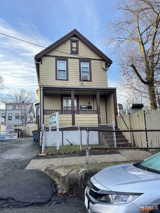 522 Beach Street - Photo 1