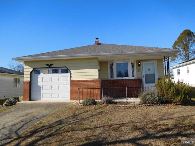 10 Canaries Court - Photo 1