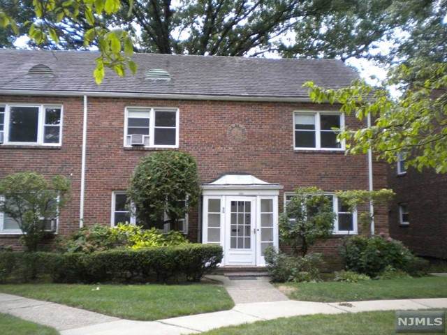 151 Palisade Avenue - Photo 1