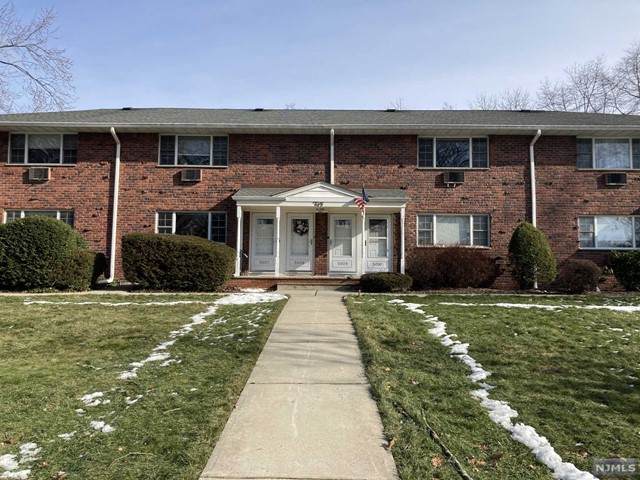5020 Christopher Street - Photo 1