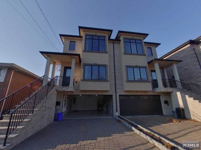 436 Central Boulevard - Photo 1