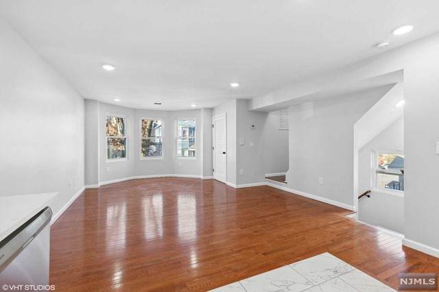 64 Columbia Avenue - Photo 1