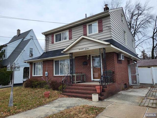 17-13 Morlot Avenue - Photo 1