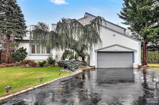 30 Anita Drive - Photo 1
