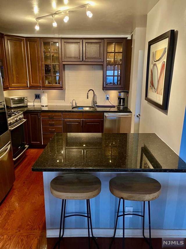 6 Horizon Road - Photo 1