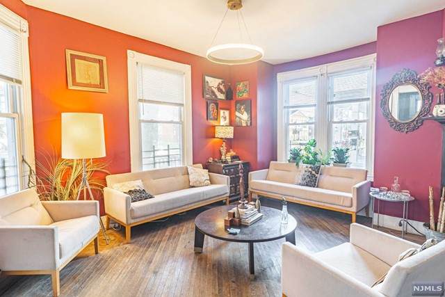 1264 Waverly Place - Photo 1