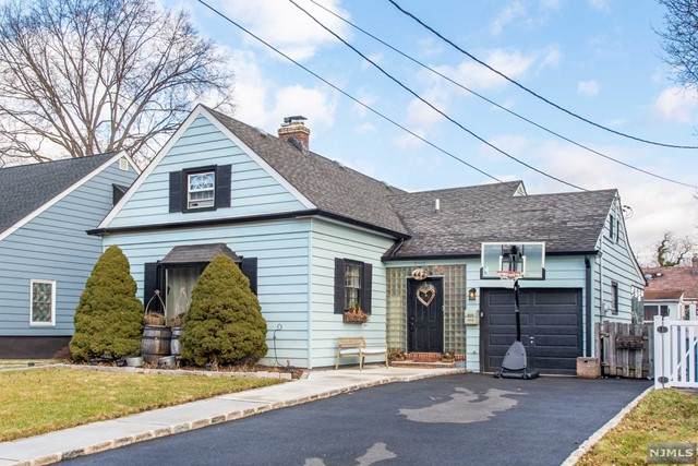 442 Chestnut Street - Photo 1
