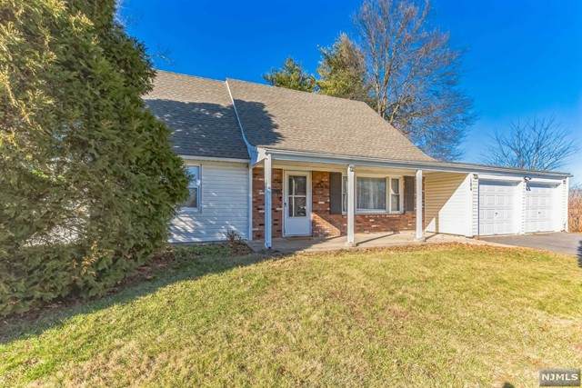 104 Evergreen Drive - Photo 1