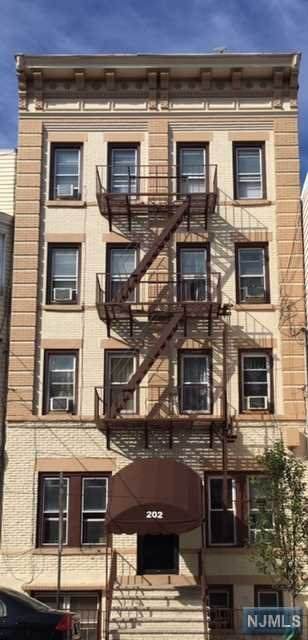 202 48th Street - Photo 1