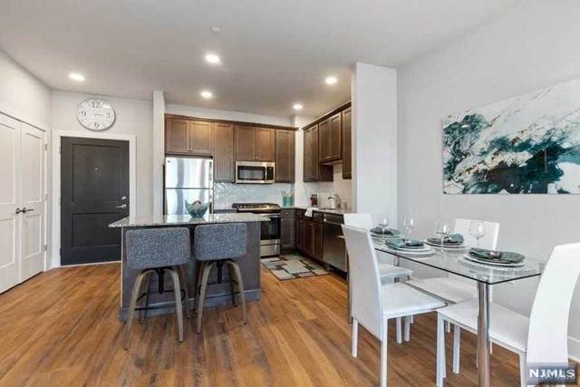 502 Van Bussum Avenue - Photo 1