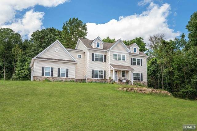 2 Berry Court - Photo 1