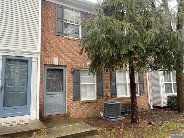 2343 Pembroke Court - Photo 1