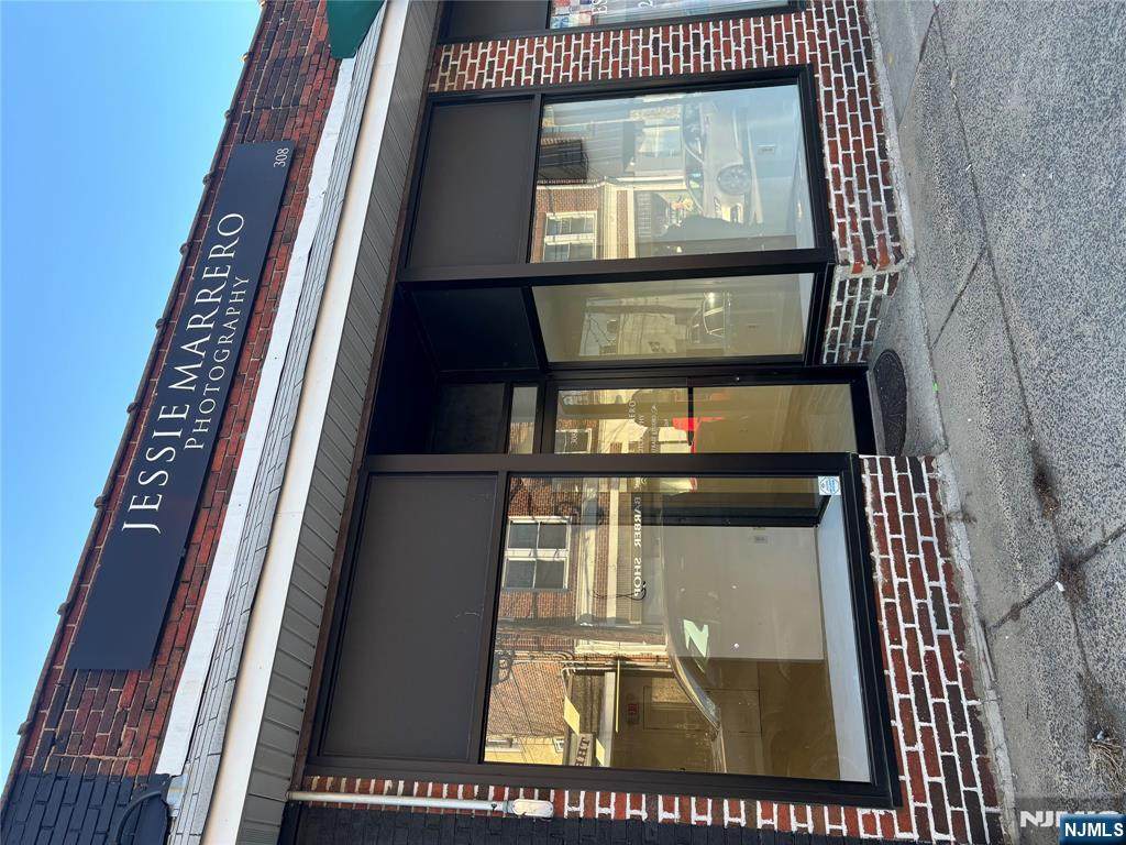 308 Queen Anne Road - Photo 1