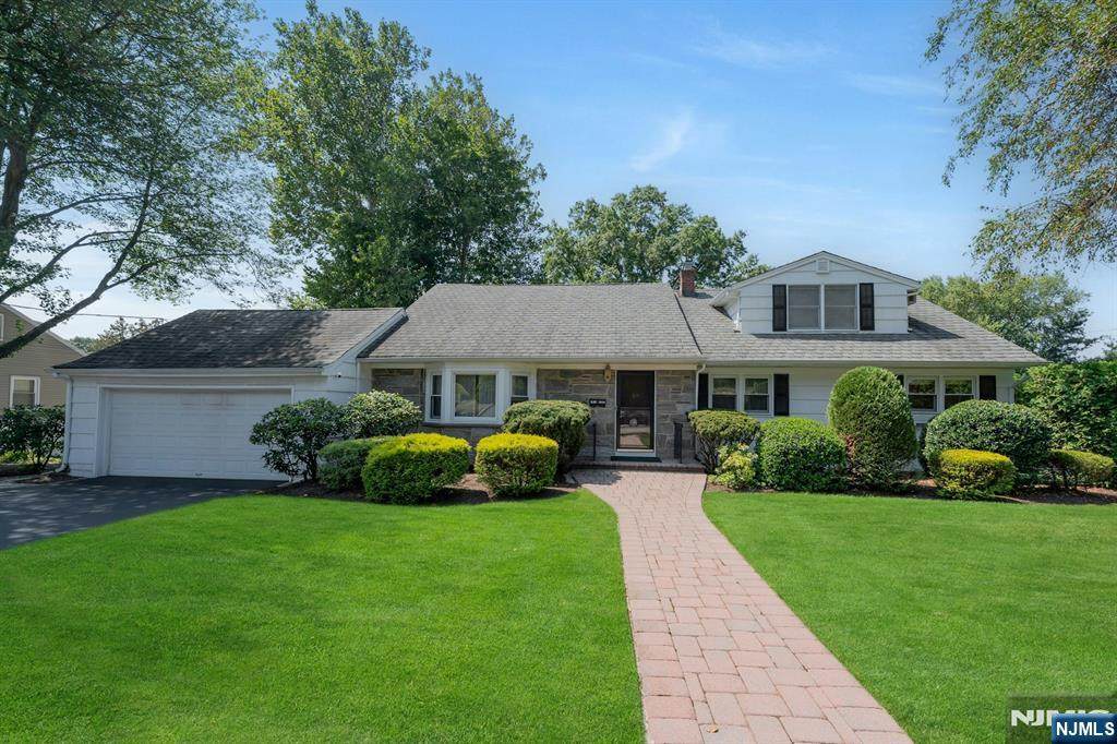 59 Colonial Road - Photo 1