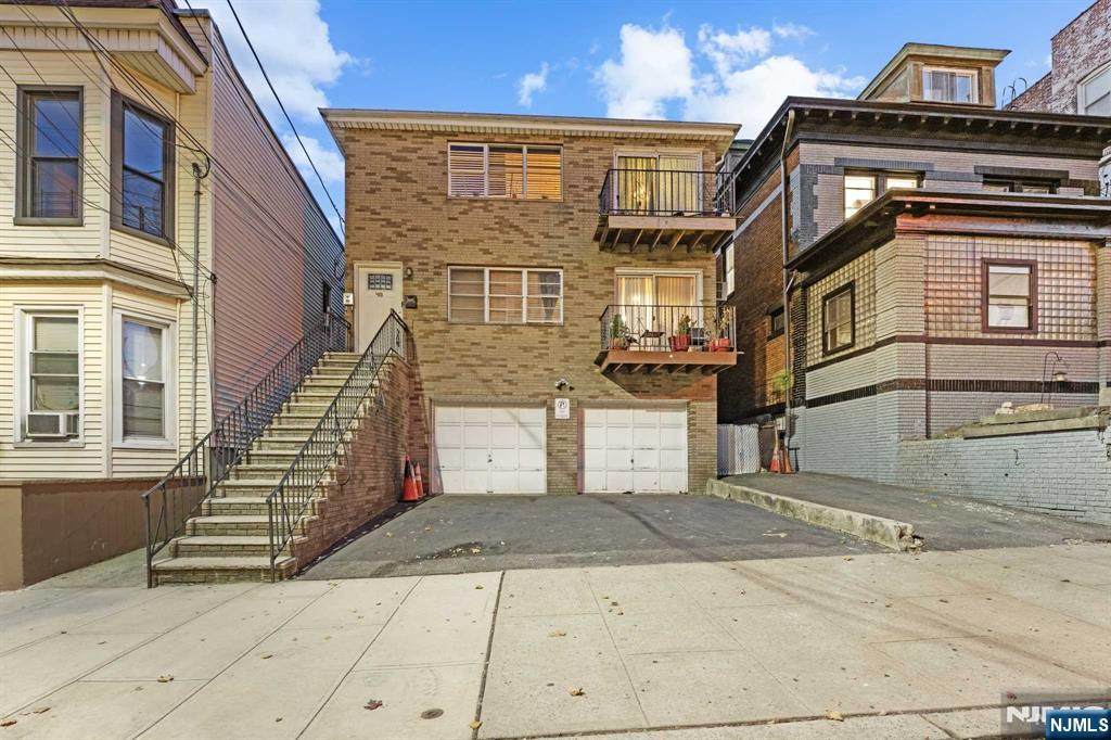 419 16th Street - Photo 1