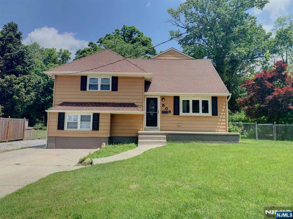 509 Spruce Avenue - Photo 1