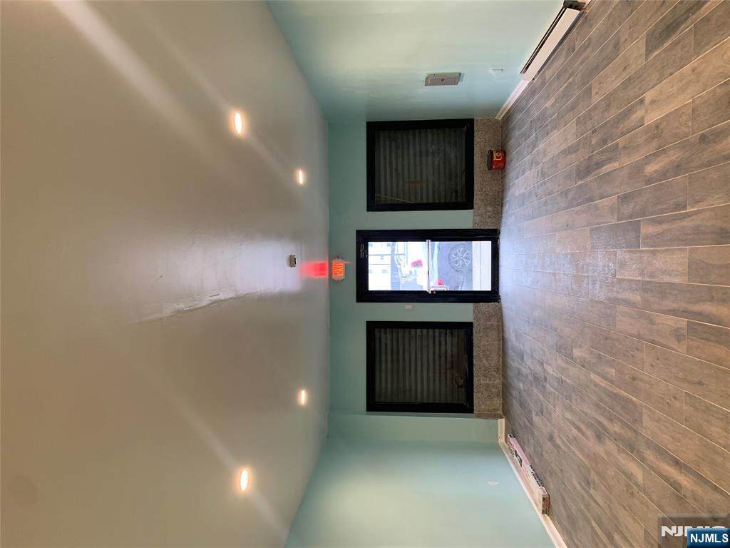 378-384 Chancellor Avenue - Photo 1