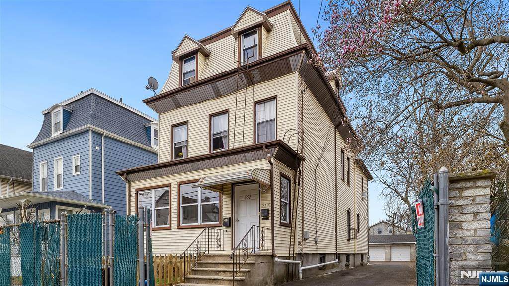 552 Jefferson Avenue - Photo 1