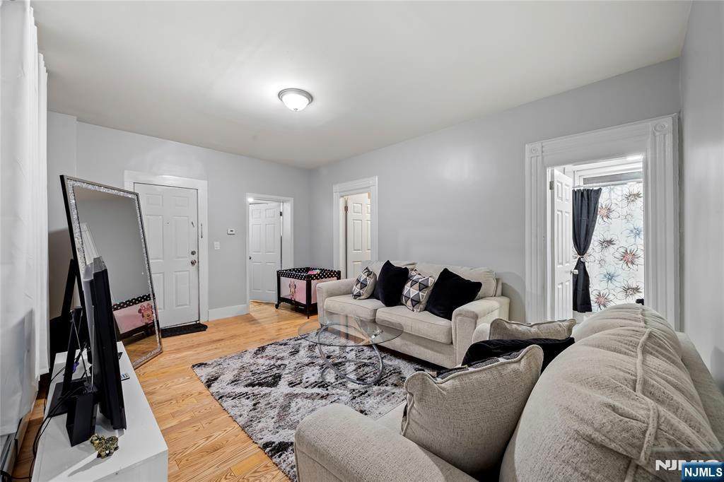 718 18th Street - Photo 1