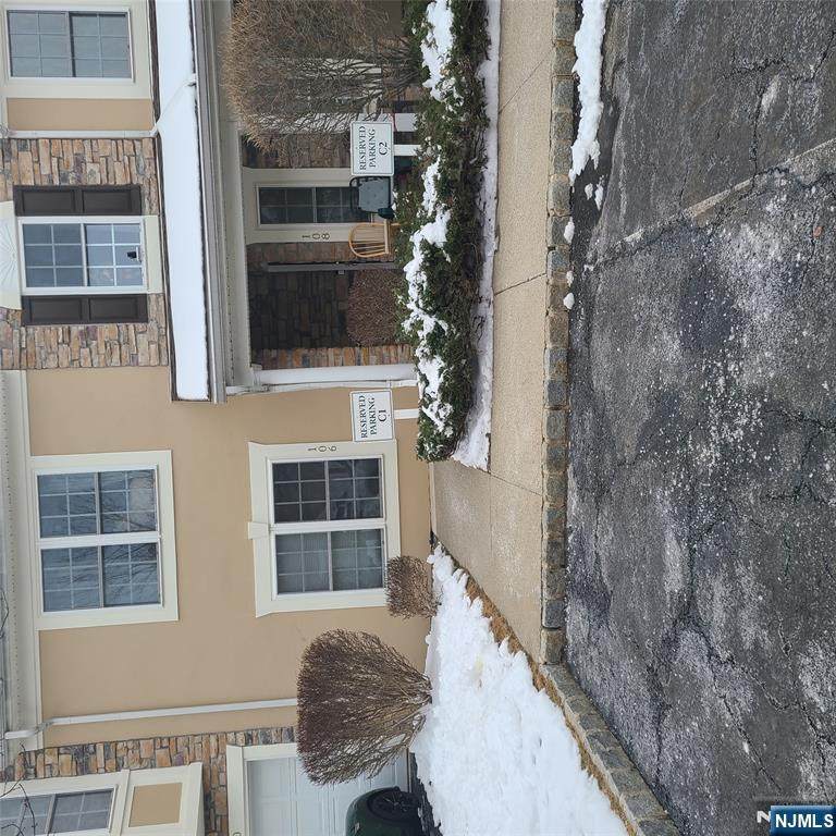 106 Spruce - Photo 1