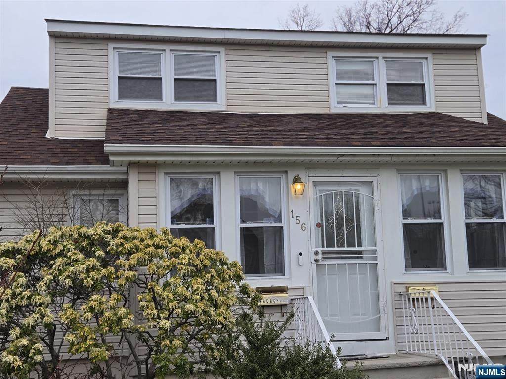 156 Davies Avenue - Photo 1