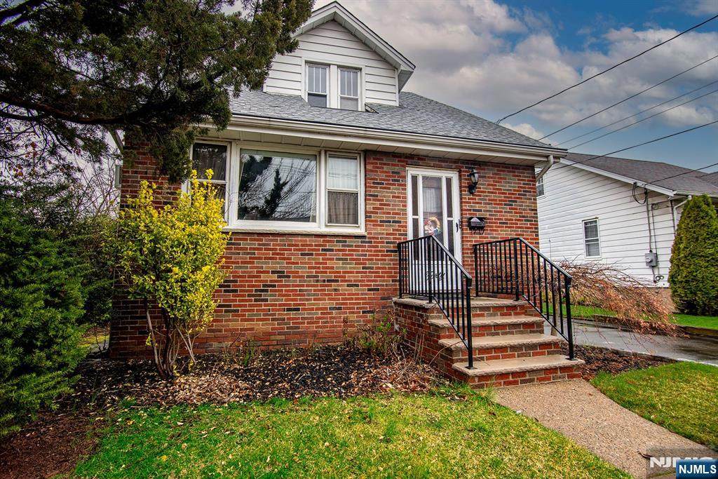 40 Coles Avenue - Photo 1