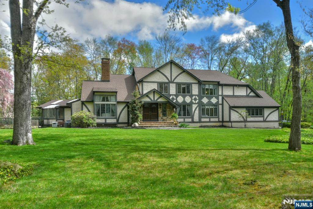 40 Mohegan Trail - Photo 1