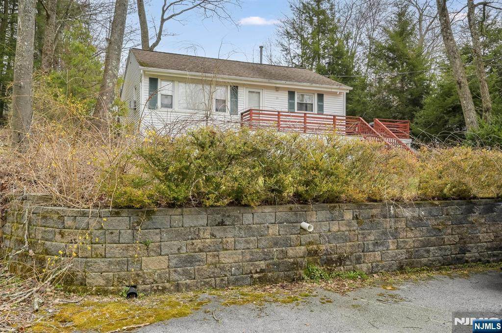 16 Hampton Road - Photo 1