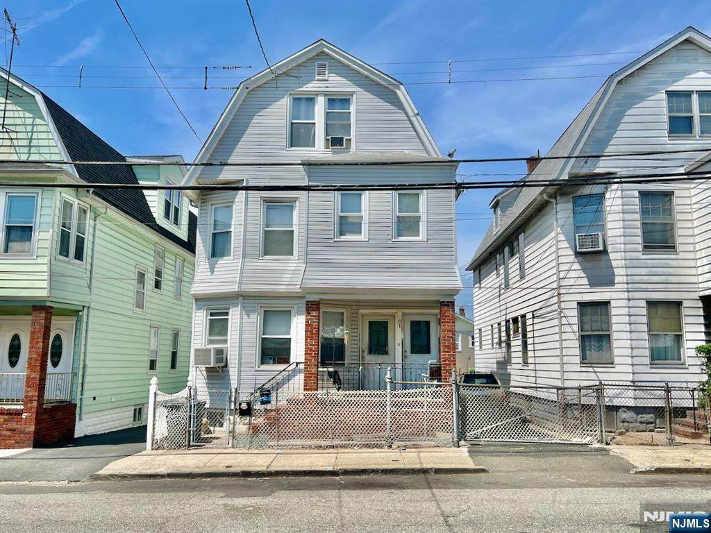 61 Maple Street - Photo 1