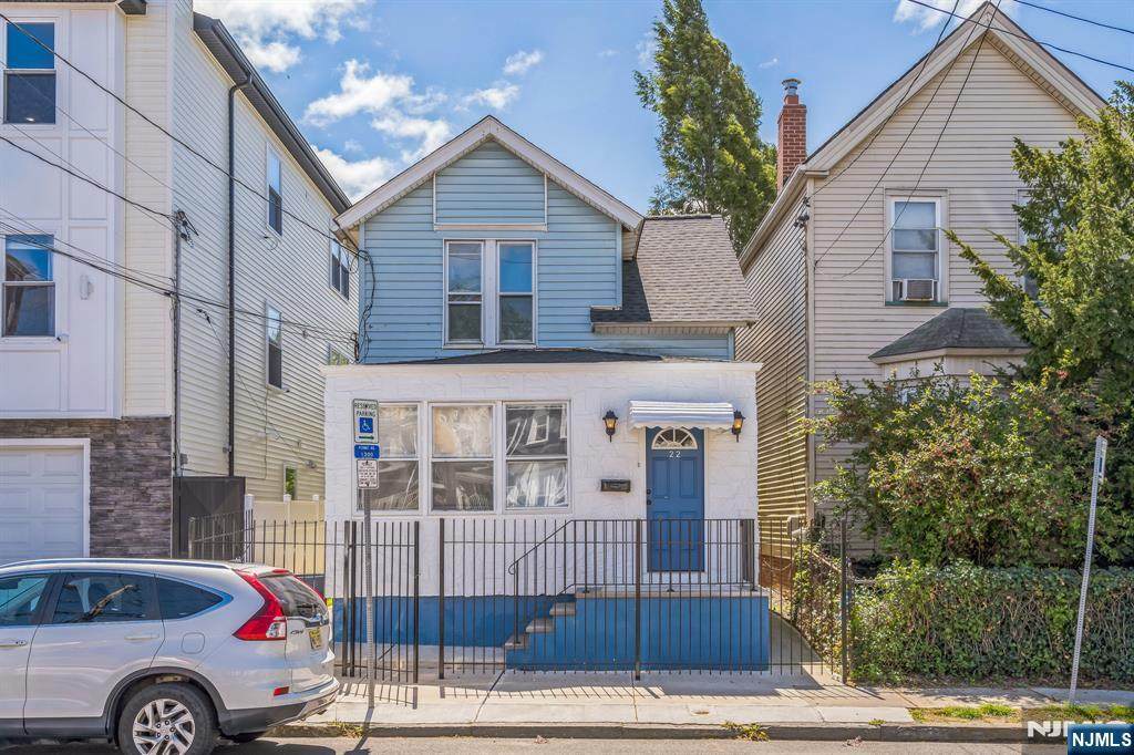 22 Hinsdale Place - Photo 1