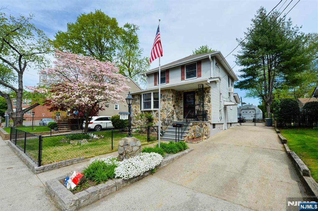 201 Park Avenue - Photo 1