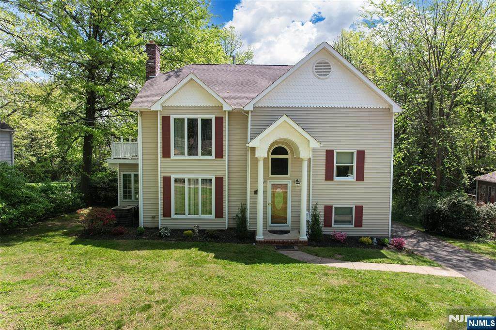 820 Broad Street - Photo 1