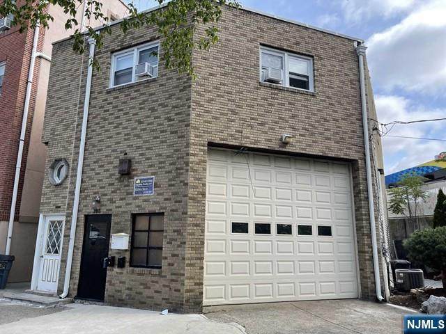 203 Ruby Avenue - Photo 1