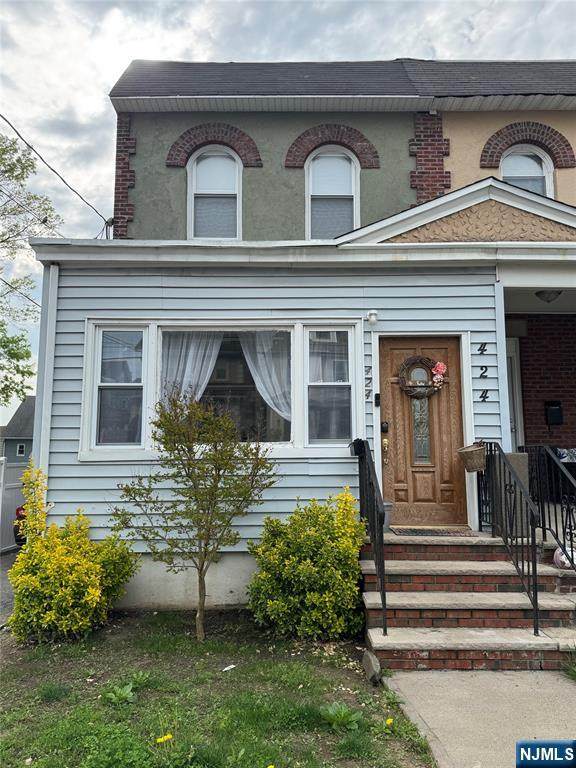 424 Devon Street - Photo 1