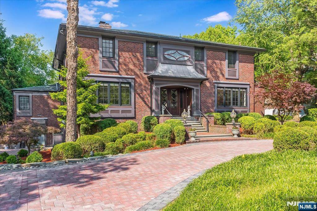 241 Lyncrest Road - Photo 1